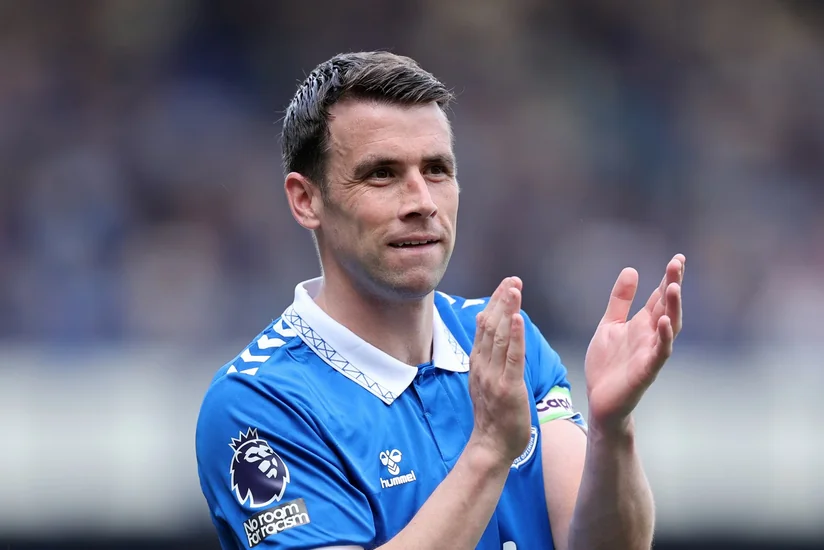 Evertonun əfsanəvi kapitanı Şeymus Koulman mövsümün sonunda komandanı tərk edəcək