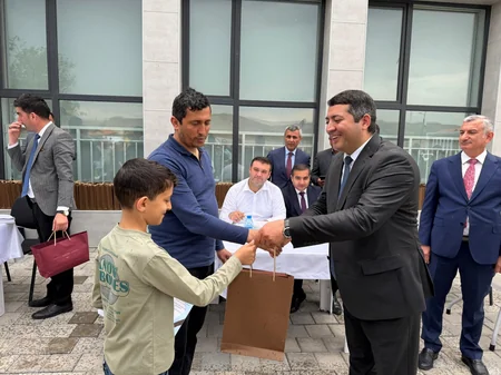 Növbəti köç karvanları Zəngilan şəhərinə, Şükürbəyli kəndinə çatıb, açarlar təqdim edilib - YENİLƏNİB-3