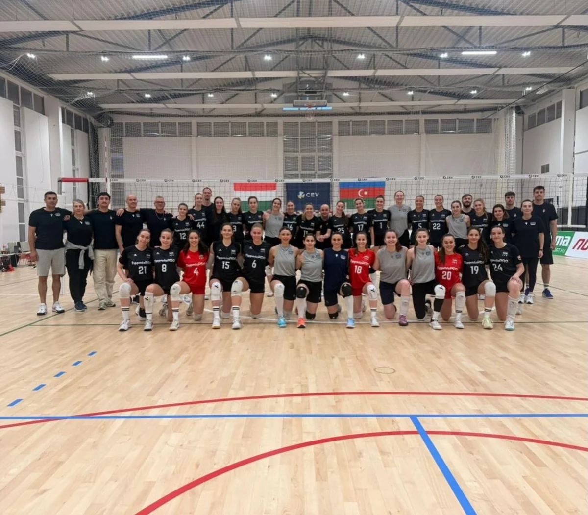 Azərbaycanın qadın voleybolçulardan ibarət millisinin Macarıstandakı təlim-məşq toplanışı başa çatıb
