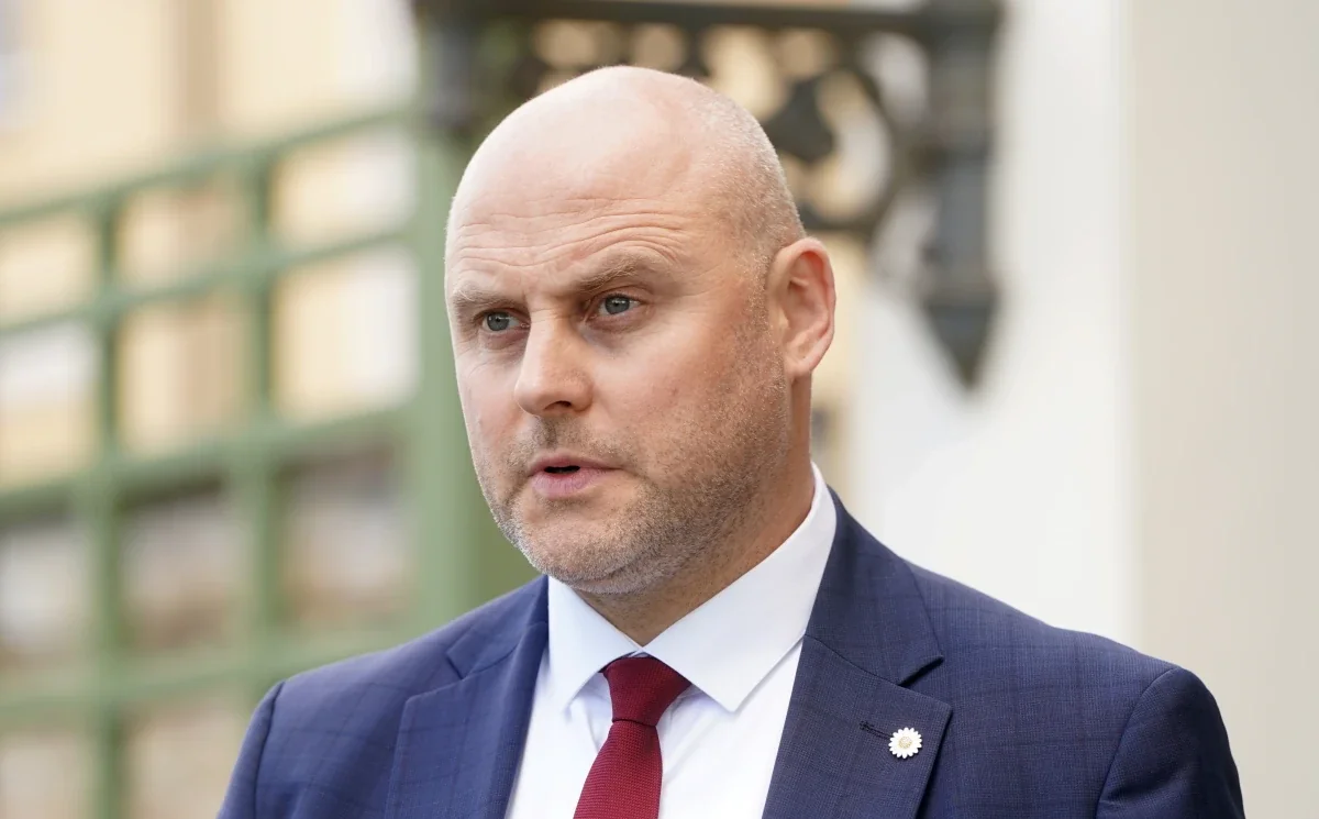 Latviya Prezidenti Baş nazir vəzifəsinə müxalif deputatın namizədliyini irəli sürüb