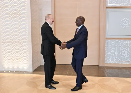 President Ilham Aliyev meets with delegation led by President of Kenya