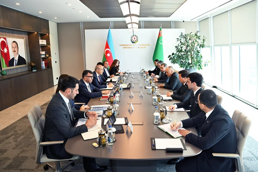 Azerbaijan, Turkmenistan discuss expanding economic partnership