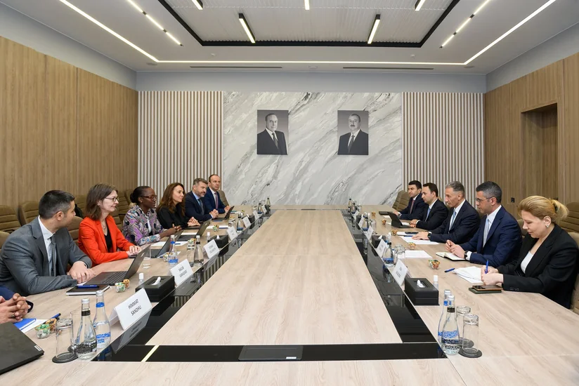 Azerbaijan, World Bank discuss boosting Middle Corridor capacity