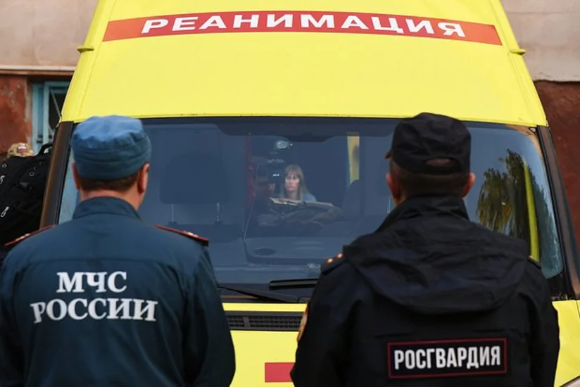 В Крыму в школе обрушился балкон, 10 детей пострадали