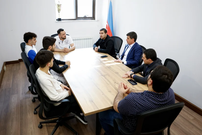 Milli Paralimpiya Komitəsinin rəhbərliyi beynəlxalq yarışlarda medal qazanan idmançılarla görüşüb