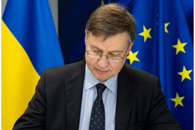 Домбровскис: ЕК и Украина подписали меморандум по выделению кредита Киеву