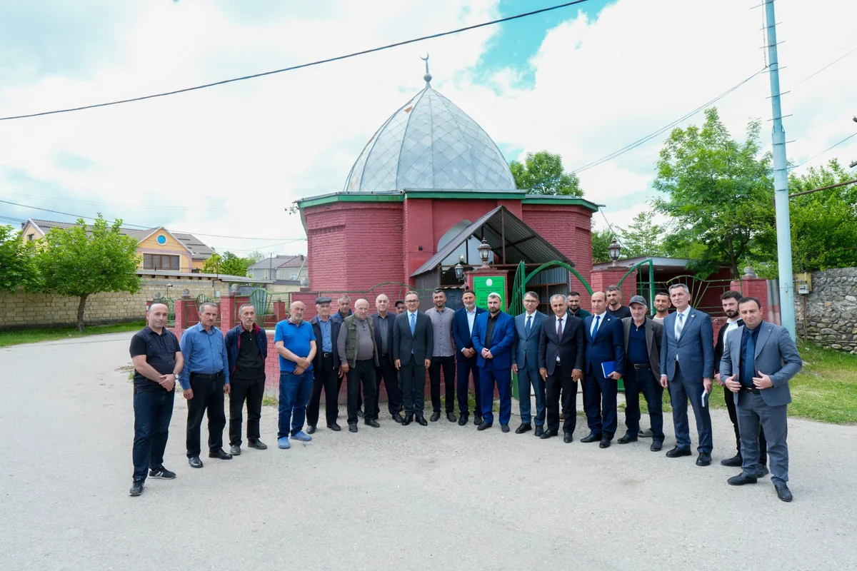 Ramin Məmmədov Qusarda məscidlərin fəaliyyəti ilə tanış olub