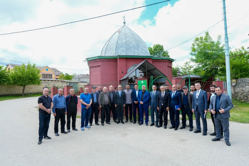 Ramin Məmmədov Qusarda məscidlərin fəaliyyəti ilə tanış olub