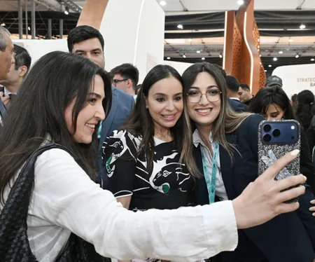 Leyla Əliyeva və Arzu Əliyeva Urban Expo sərgisi ilə tanış olublar
