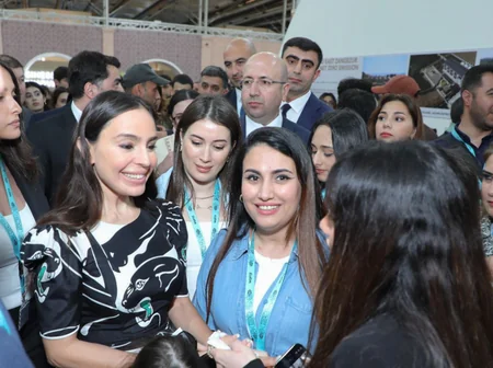 Leyla Əliyeva və Arzu Əliyeva Urban Expo sərgisi ilə tanış olublar