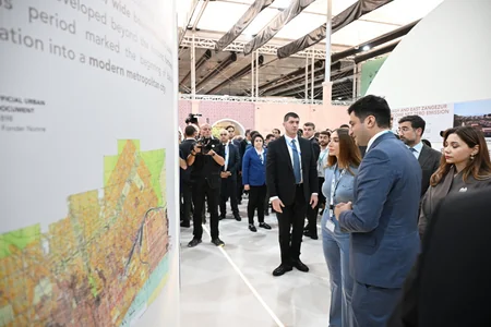 Leyla Əliyeva və Arzu Əliyeva Urban Expo sərgisi ilə tanış olublar