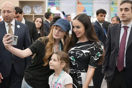 Leyla Əliyeva və Arzu Əliyeva Urban Expo sərgisi ilə tanış olublar