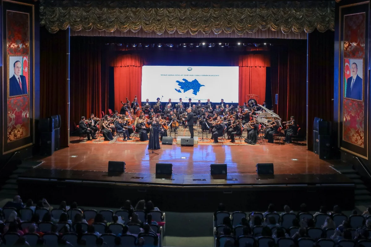 Dövlət Simfonik Orkestri Müstəqillik Günü ərəfəsində Naxçıvanda konsert proqramı ilə çıxış edib