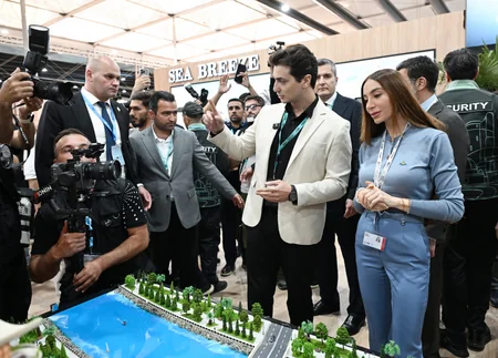 Leyla Əliyeva və Arzu Əliyeva Urban Expo sərgisi ilə tanış olublar