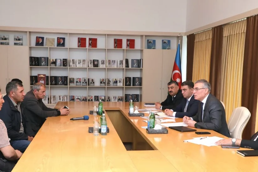 Azər Məmmədov Ağstafada vətəndaşları qəbul edib