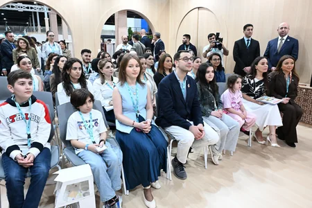 Leyla Əliyeva və Arzu Əliyeva Urban Expo sərgisi ilə tanış olublar
