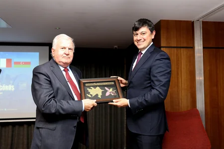 Fuad Muradov Dublində Azərbaycan icması ilə görüşüb