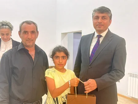 Növbəti köç Şükürbəyli kəndinə çatıb, mənzillərin açarları təqdim edilib - YENİLƏNİB-2