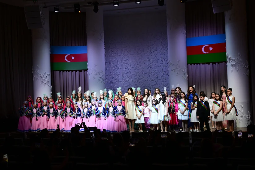 SƏNƏT Uşaq Musiqi və İncəsənət Mərkəzində Müstəqillik Günü münasibətilə konsert təşkil edilib