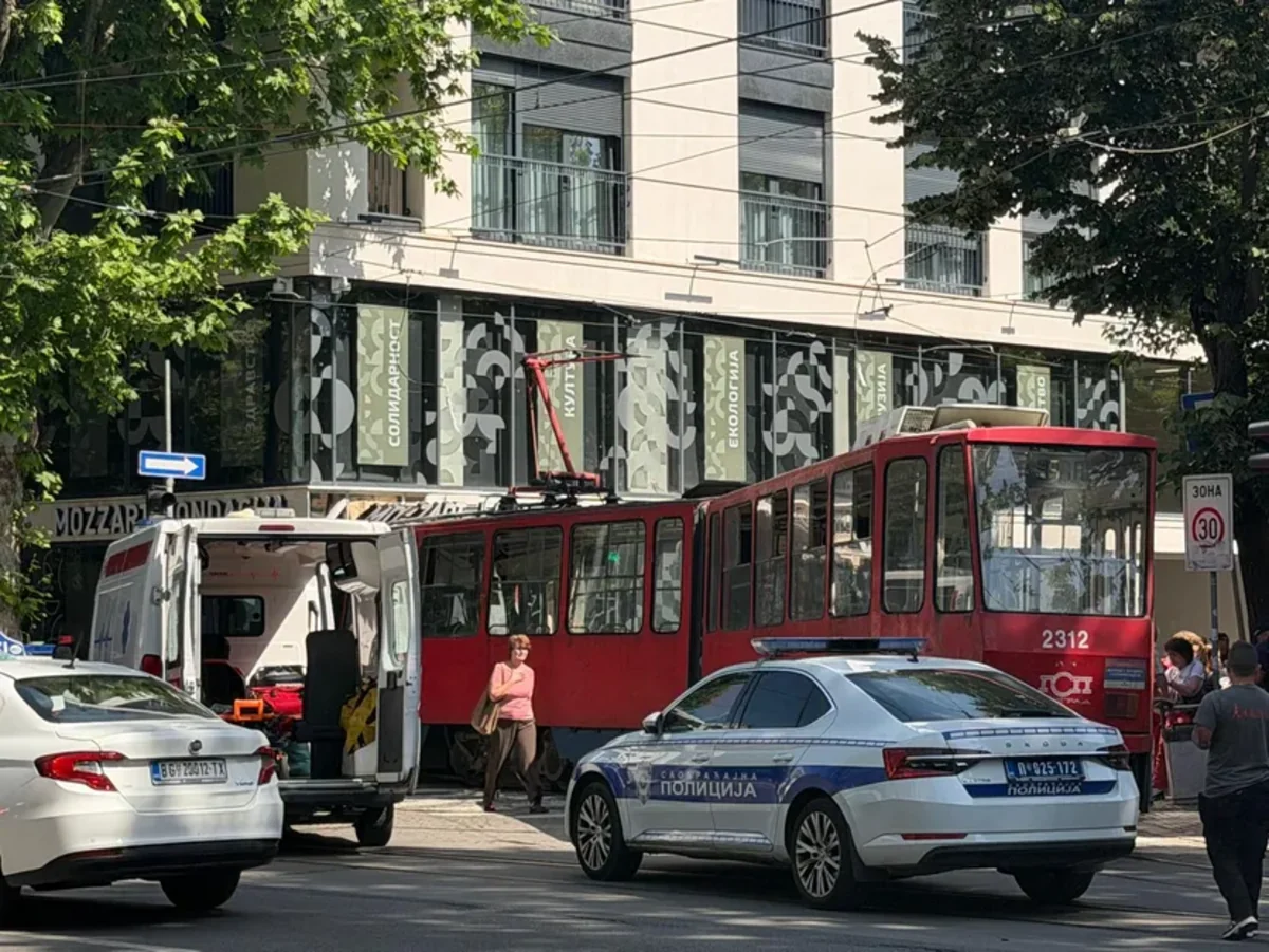 Tram derails and crashes into building in Belgrade, 10 injured