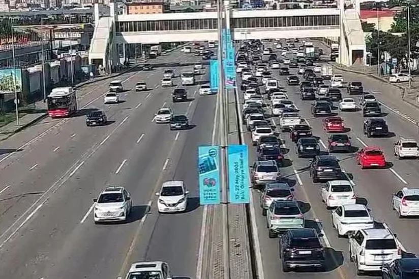 Bakıda 9 istiqamətdə tıxac müşahidə olunur