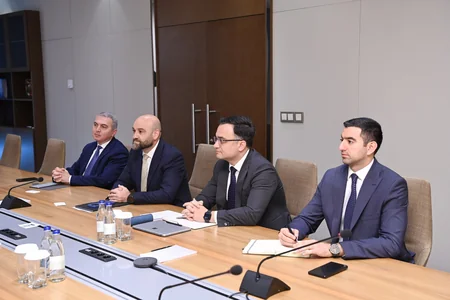 SOCAR, Chinese company discuss cooperation in Absheron field