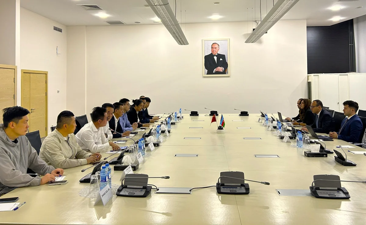 Azerbaijan discusses textile industry, e-commerce partnership with China