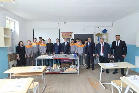 Emin Əmrullayev Qaxda tədris prosesi ilə tanış olub