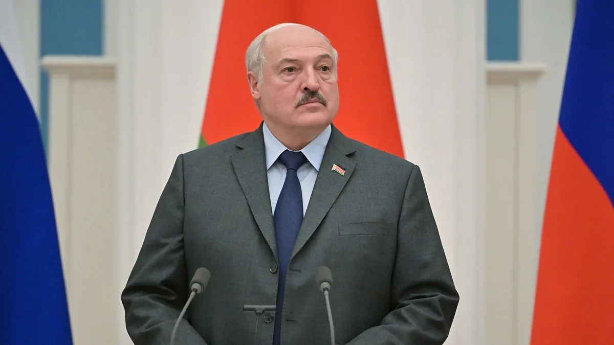 Lukaşenko Makronun nümayəndəsinin yaxın zamanda Minskə səfər edəcəyini bildirib