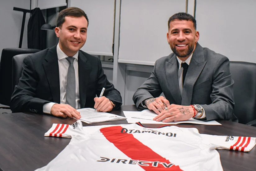 Nikolas Otamendi River Pleyt klubu ilə müqavilə imzalayıb