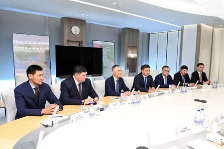 SOCAR, KazMunayGas discuss Kazakh oil transit via Azerbaijan