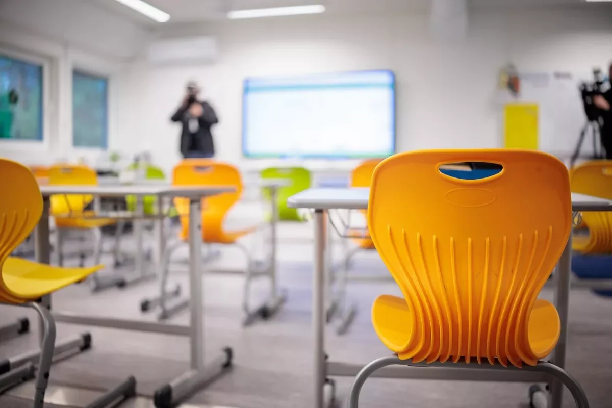 130 schools in Lithuania receive bomb threats
