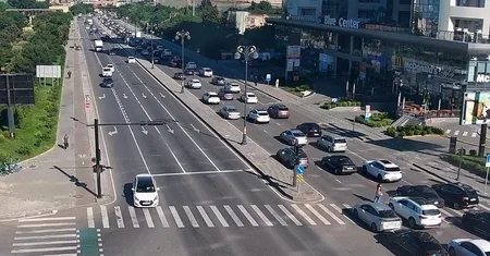 Həftənin ilk günü Bakıda 12 istiqamətdə nəqliyyatın sıxlığı yaranıb