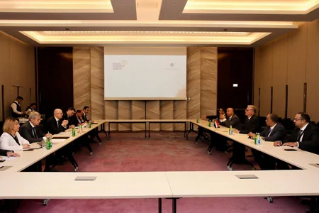 Azerbaijan, Egypt discuss development of energy cooperation