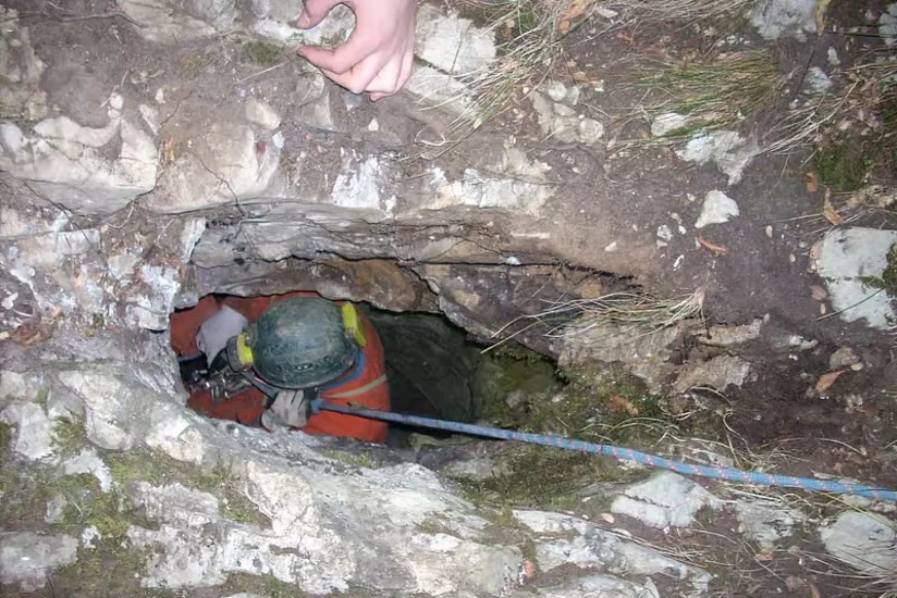 В Италии спасли спелеолога из Пещеры летающих кабанов на глубине 120 метров