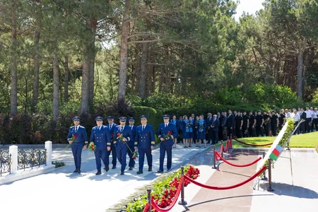 AZAL team and civil aviation representatives visit Alley of Honors