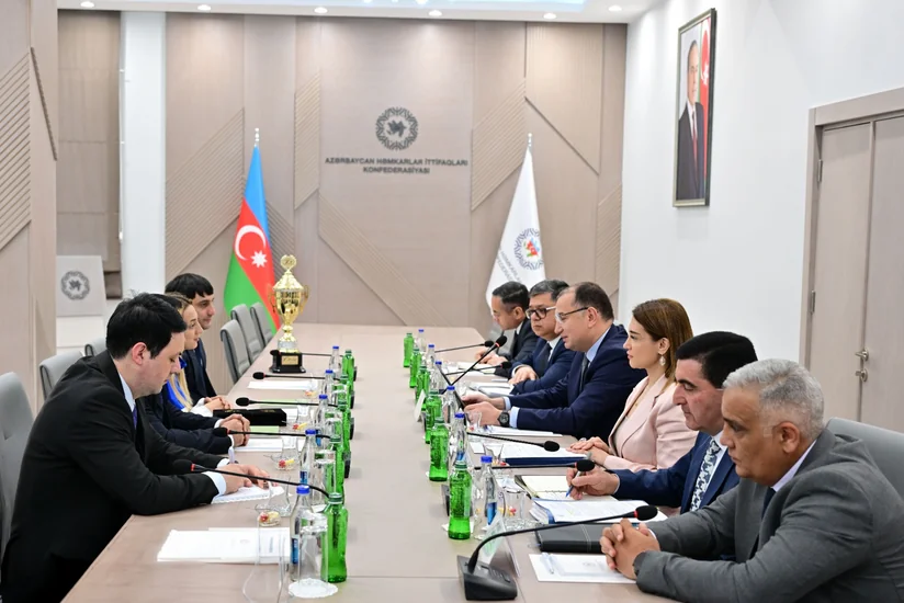 Azərbaycan Həmkarlar İttifaqları Konfederasiyasında Avropa çempionu Mədinə Sadıqova ilə görüş keçirilib