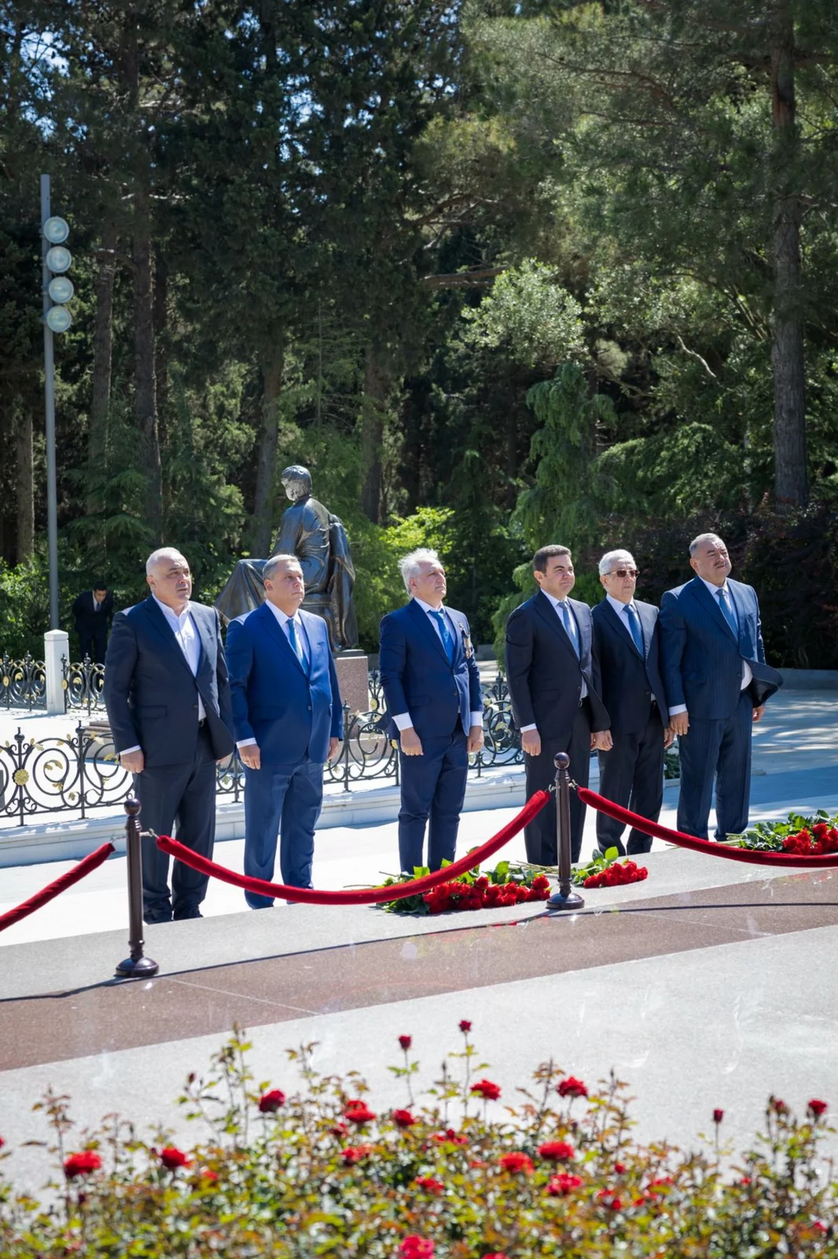 AZAL team and civil aviation representatives visit Alley of Honors