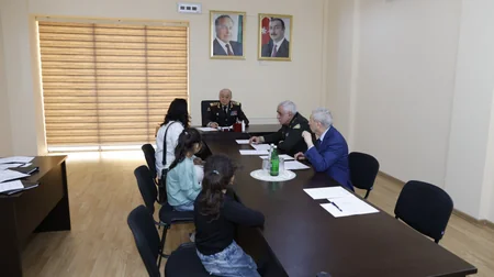 Kəmaləddin Heydərov Xırdalanda vətəndaşları qəbul edib