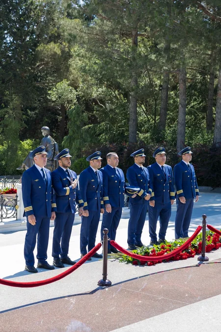AZAL team and civil aviation representatives visit Alley of Honors