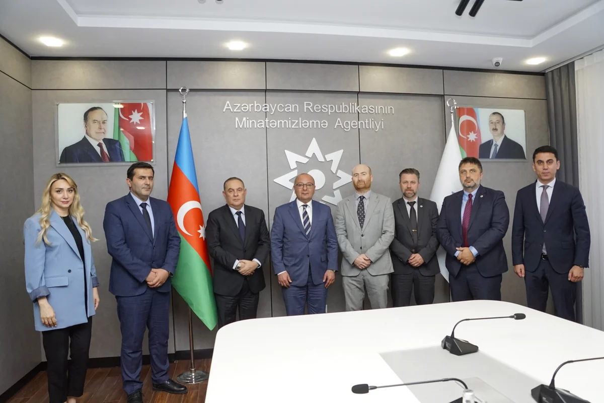 Vüqar Süleymanov GICHD nümayəndələri ilə minatəmizləmə sahəsində əməkdaşlığı müzakirə edib