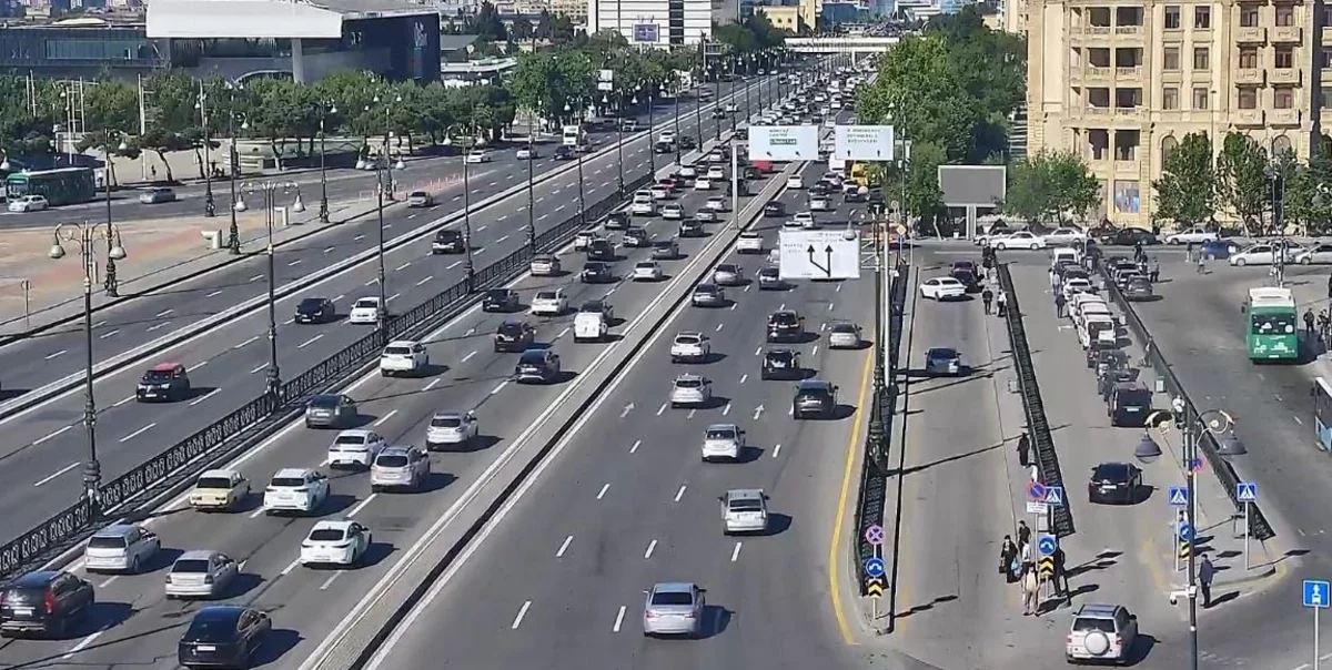 Bakının bəzi yollarında sıxlıq müşahidə olunur
