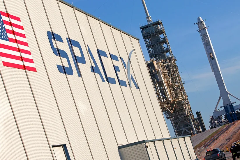 SpaceX səhmlərini mənfəətlə satmağı planlaşdırır