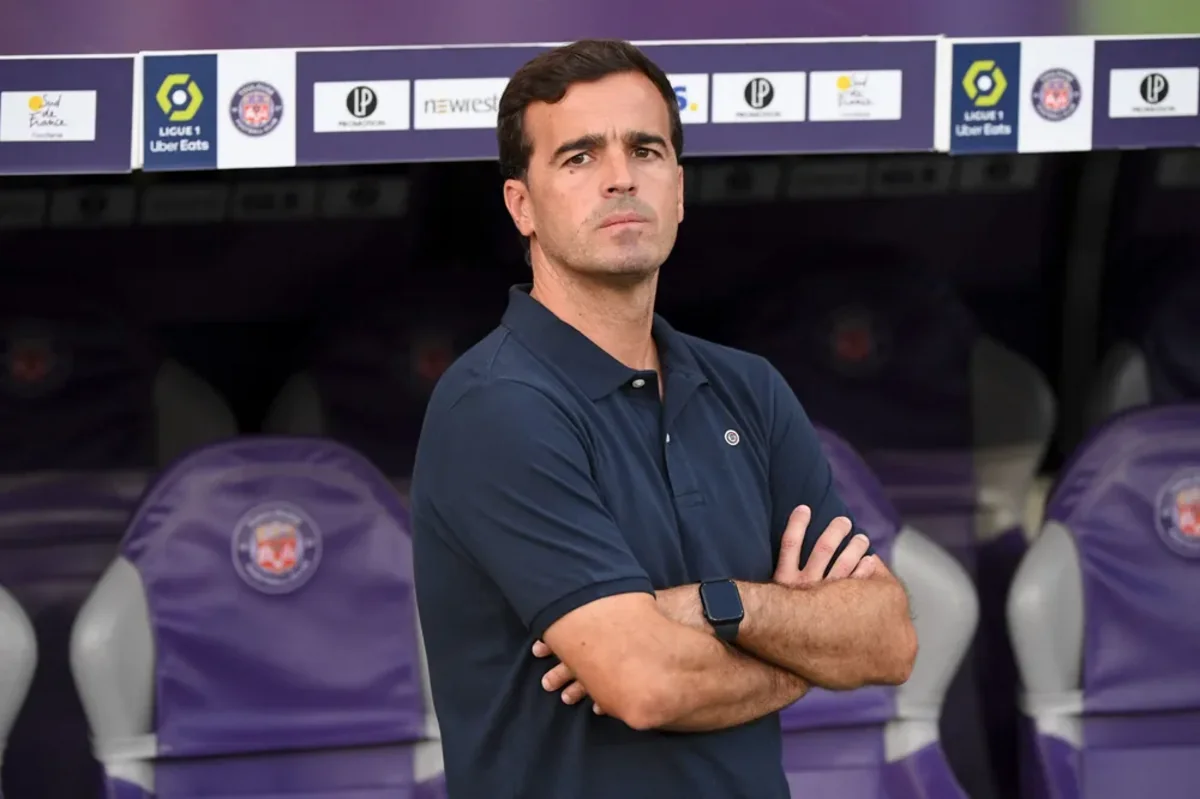 Bayer 04 klubunun baş məşqçi postuna Karles Martines gətirilib
