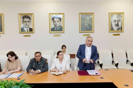 ATU-da tibb ixtisasları üzrə yeni tədris proqramlarının ilkin müzakirəsi keçirilib