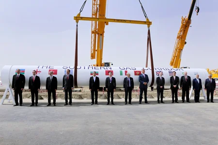 Şahdəniz yatağından ilk qazın əldə edilməsindən 30 il ötür