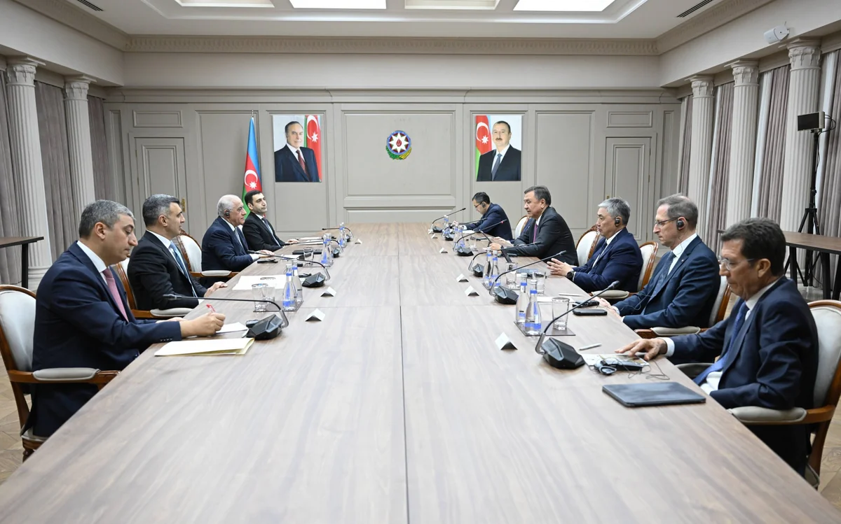 Ali Asadov meets participants of OTS central bank council meeting