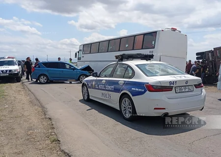 Cəlilabadda yük və minik avtomobilləri toqquşub, xəsarət alanlar var