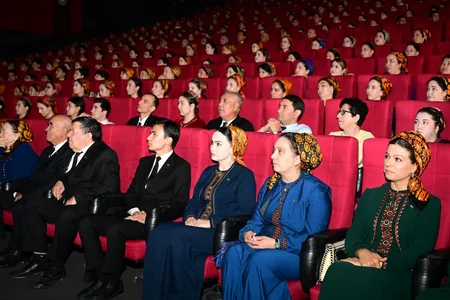 Türkmənistanda Tağıyev: Neft bədii filminin nümayişi olub