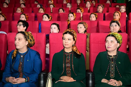 Türkmənistanda Tağıyev: Neft bədii filminin nümayişi olub